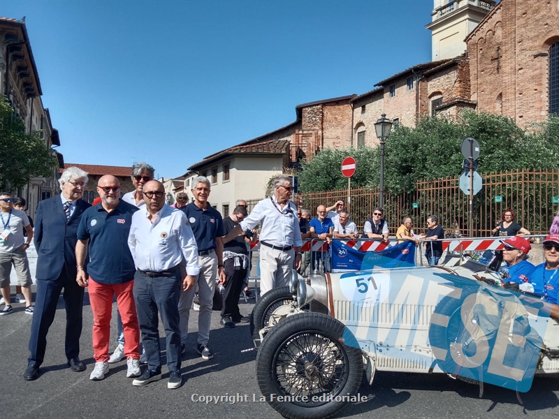 1000 Miglia, un successo il passaggio da Prato Città in festa e migliaia di appassionati lungo il percorso